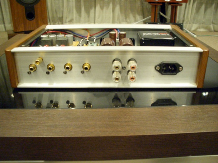 The back part of original audio amplifier